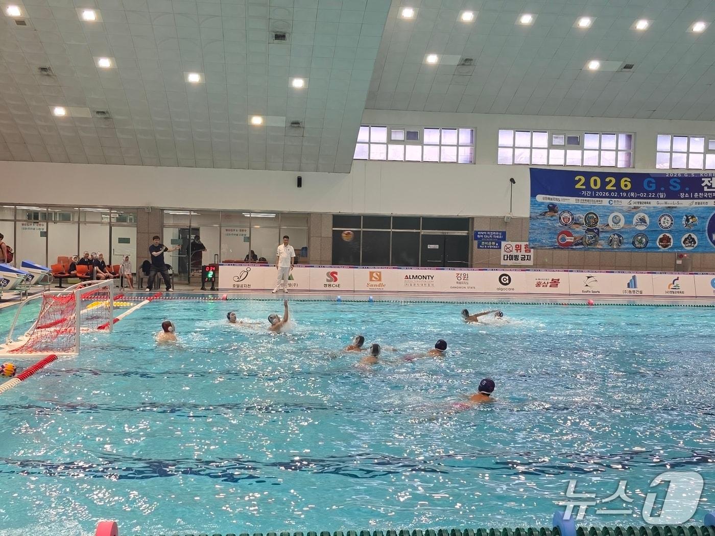 본문 이미지 - '2026 G.S(강원특별자치도) 수구 오픈 대회'가 20일 춘천 국민체육센터 수영장에서 열리고 있다.(강원수영연맹 제공, 재판매 및 DB금지)