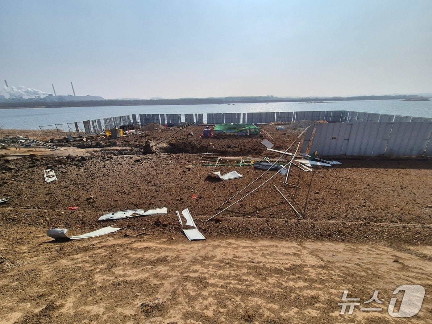 본문 이미지 -  당진 석문면 폭발사고 현장. (당진소방서 제공, 재판매 및 DB금지) /뉴스1