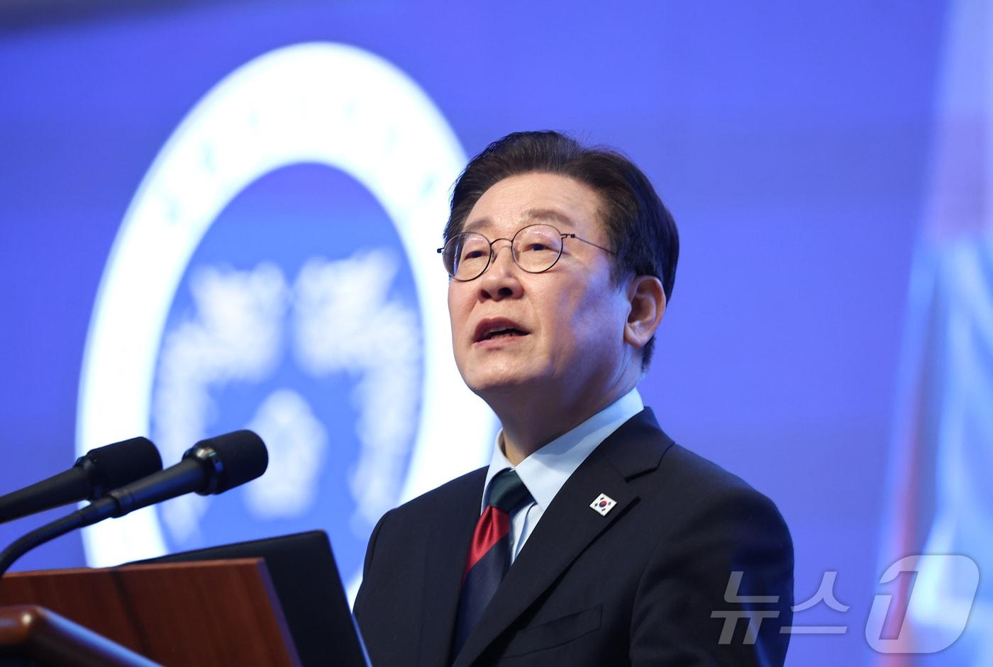 본문 이미지 - 이재명 대통령이 20일 대전 유성구 한국과학기술원(KAIST)에서 열린 학위수여식에서 축사하고 있다. (청와대통신사진기자단) 2026.2.20 ⓒ 뉴스1 이재명 기자