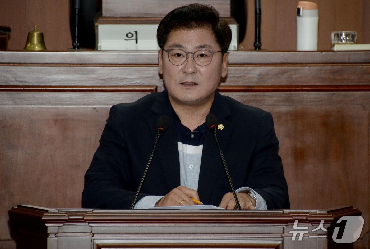 본문 이미지 - 김진기 전 강원 속초시의회 의장.(뉴스1 DB)