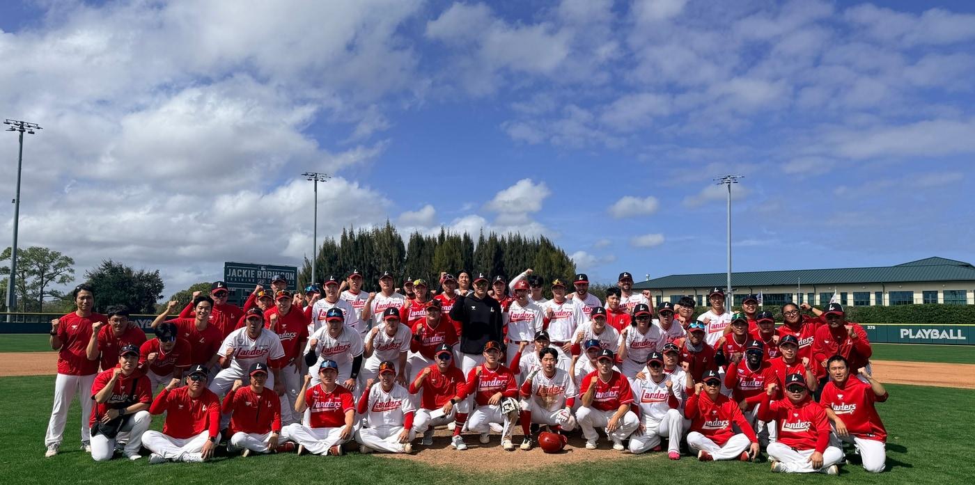 본문 이미지 - 프로야구 SSG 랜더스 지난달 23일부터 이달 20일까지 미국 플로리다 베로비치에서 진행한 1차 스프링캠프를 성공적으로 마쳤다고 밝혔다.(SSG 랜더스 제공)