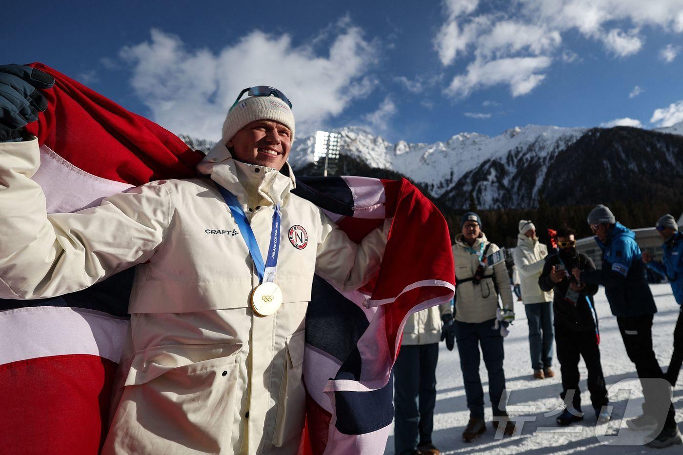 본문 이미지 - 노르웨이에 17번째 금메달을 안긴 바이애슬론 요하네스 달레-셰브달. ⓒ AFP=뉴스1