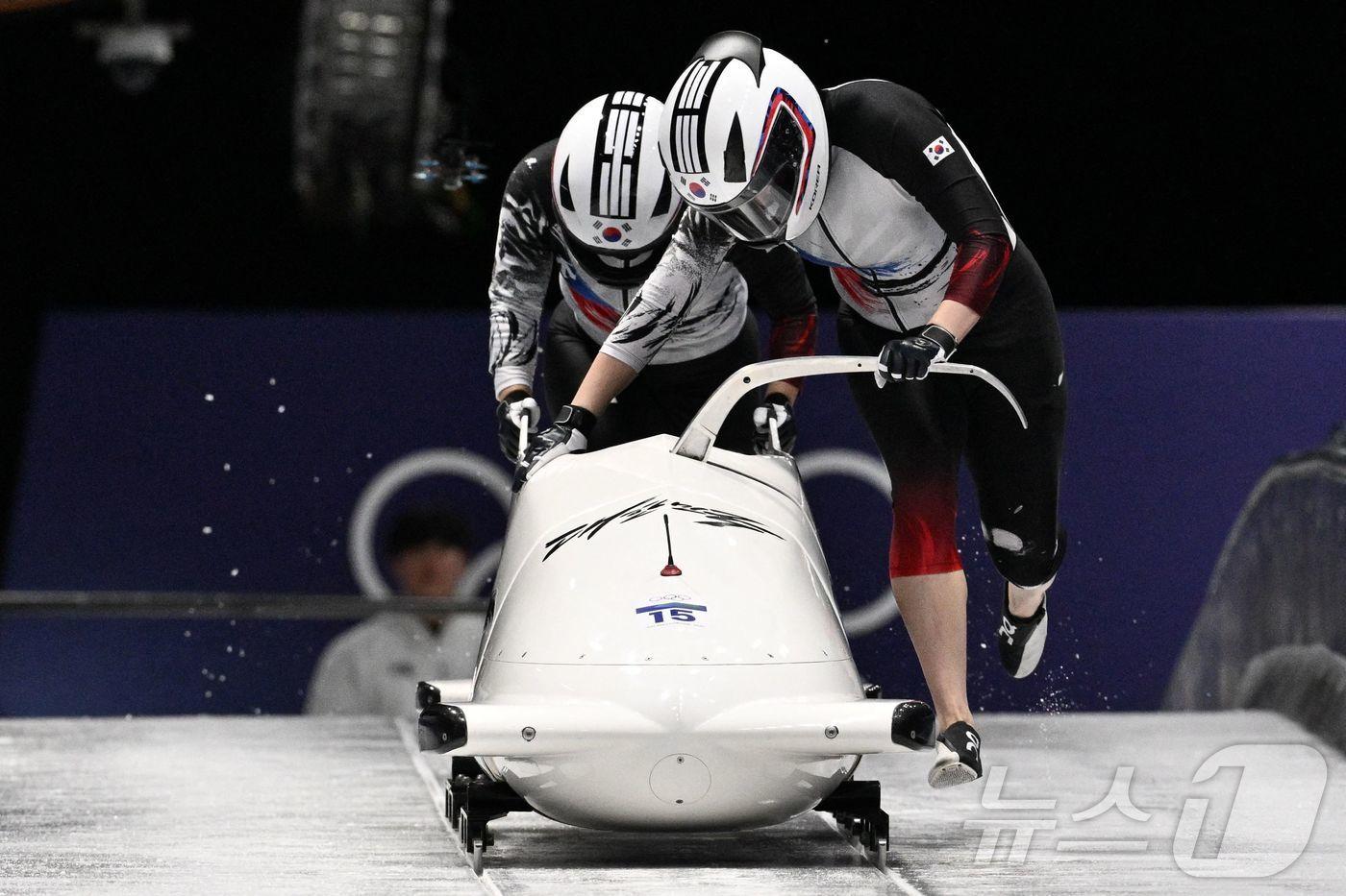 본문 이미지 - 한국 여자 봅슬레이 2인승 '김유란 팀'ⓒ AFP=뉴스1