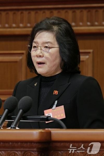 본문 이미지 - (평양 노동신문=뉴스1) = 북한 노동당 기관지 노동신문은 "제9차 노동당 대회 3일차 회의에서 최선희 외무상이 토론을 진행했다"라고 22일 보도했다. 신문은 토론의 구체적인 내용은 밝히지 않았다. [국내에서만 사용가능. 재배포 금지. DB 금지. For Use Only in the Republic of Korea. Redistribution Prohibited] rodongphoto@news1.kr