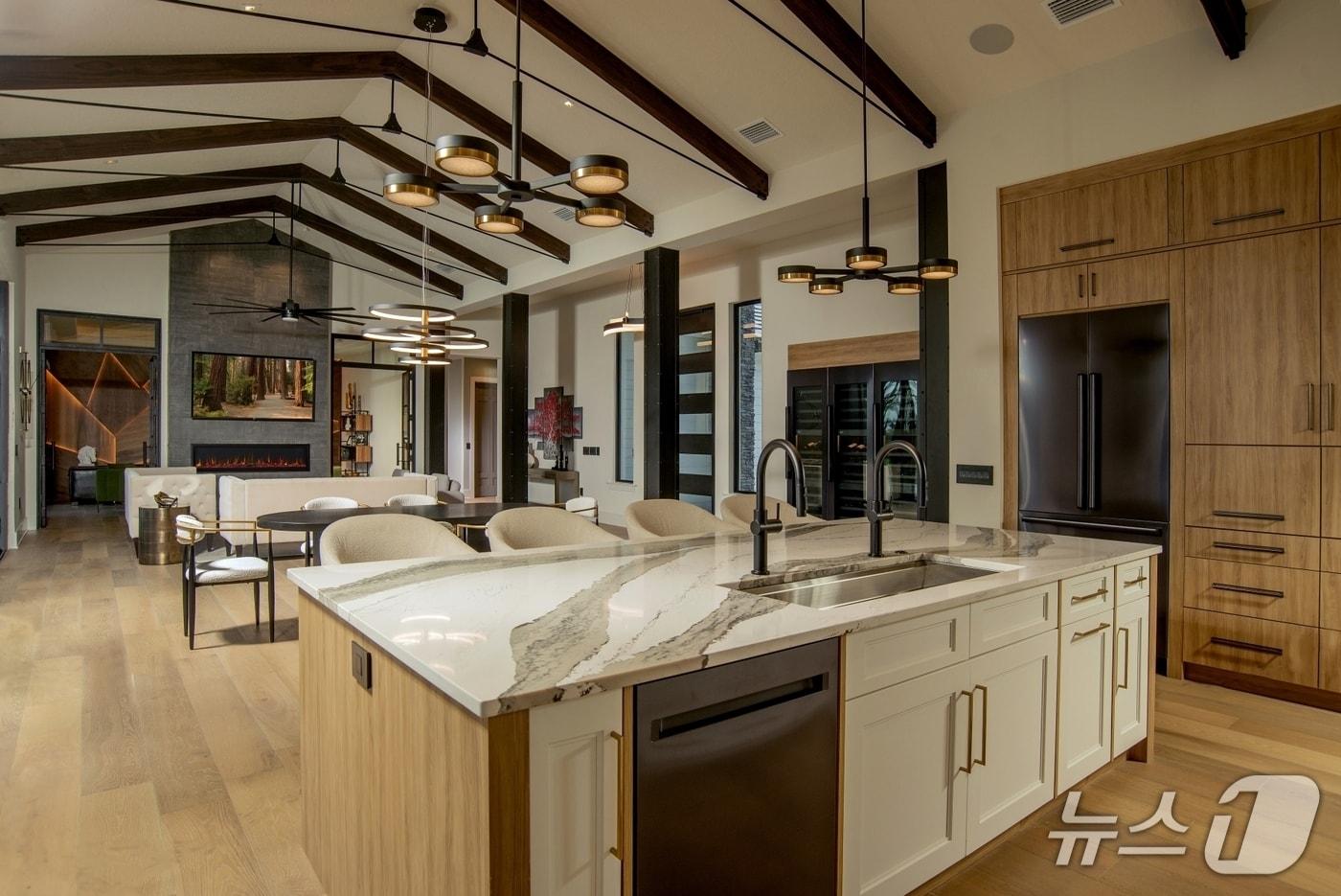 본문 이미지 - 삼성전자 럭셔리 빌트인 주방 브랜드 '데이코(Dacor)' 가전이 플로리다주 비에라(Viera)의 고급 주택단지 '아리페카(Aripeka)'에 공급됐다.(삼성전자 제공) 