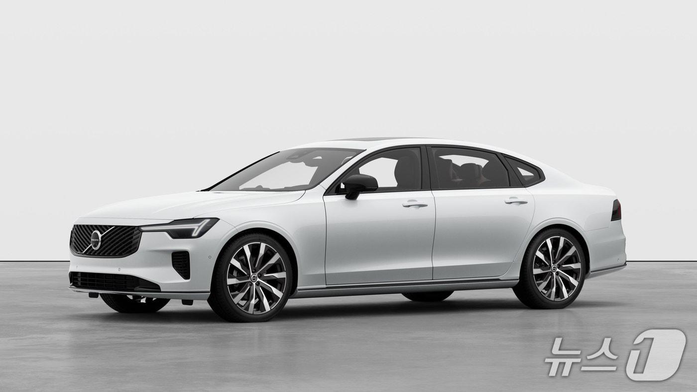본문 이미지 -  볼보 플래그십 세단 S90 마일드 하이브리브 울트라(Ultra) 