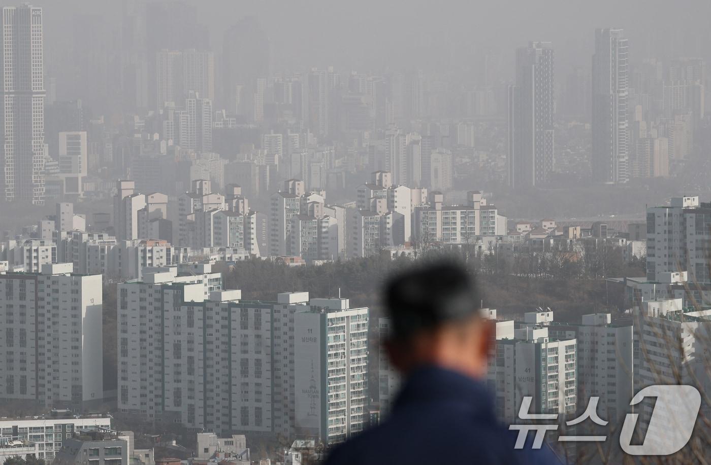 본문 이미지 - 사진은 22일 서울 중구 남산에서 바라본 서울 아파트단지 모습. 2026.2.22 ⓒ 뉴스1 오대일 기자