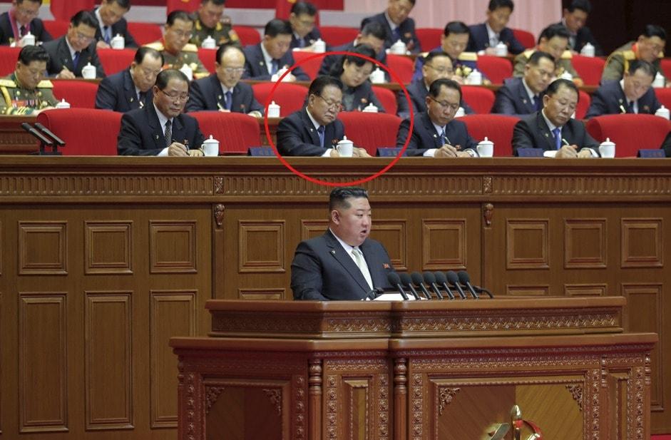 본문 이미지 - (평양 노동신문=뉴스1) =북한 노동당 9차 대회 주석단 1열에 앉은 최룡해 최고인민위원회 상임위원장 모습. [국내에서만 사용가능. 재배포 금지. DB 금지. For Use Only in the Republic of Korea. Redistribution Prohibited] rodongphoto@news1.kr