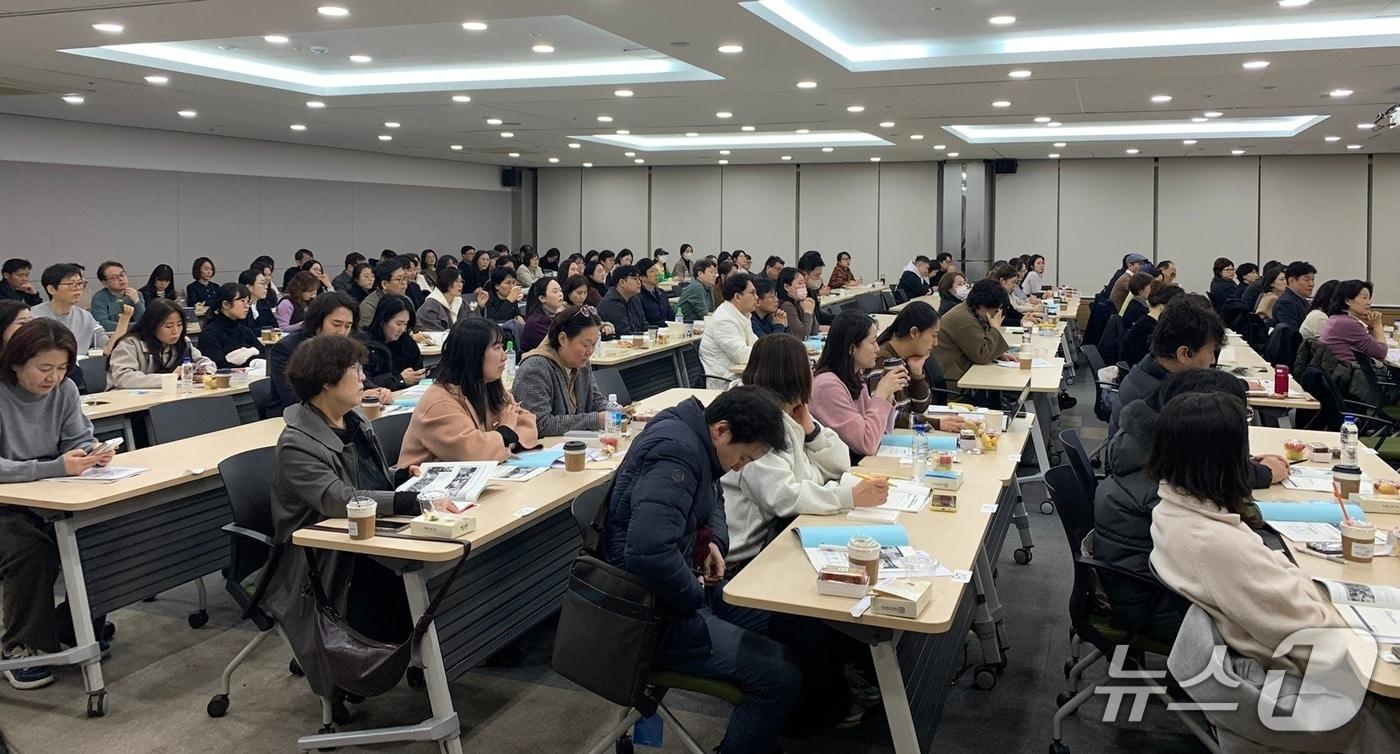 본문 이미지 - 서울 aT센터에서 열린 ‘통합돌봄 시대, 재택의료센터 이해와 역할 설명회’.(경기도 제공. 재판매 및 DB금지)