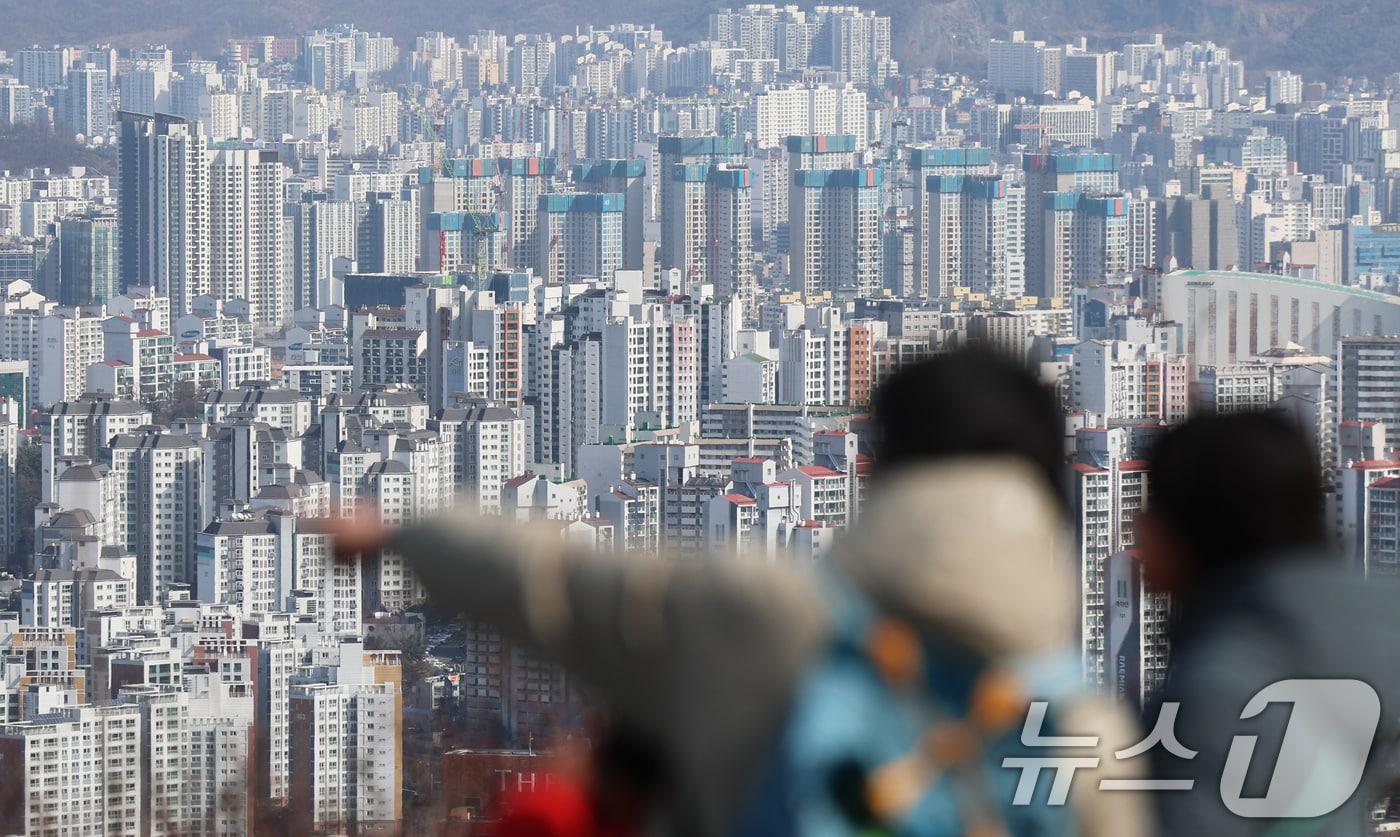 본문 이미지 - 작년 서울 아파트 가격이 2021년 이후 최대 상승폭을 기록한 것으로 나타났다. 2026.2.23 ⓒ 뉴스1 오대일 기자