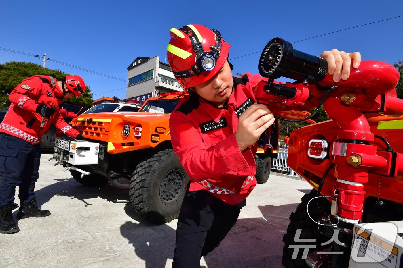 본문 이미지 - 경북도가  3·1절 연휴와 정월대보름을 맞아 28일부터 3월3일까지 ‘산불방지 특별 대책 기간’으로 정해 비상 대응에 나선다./뉴스1
