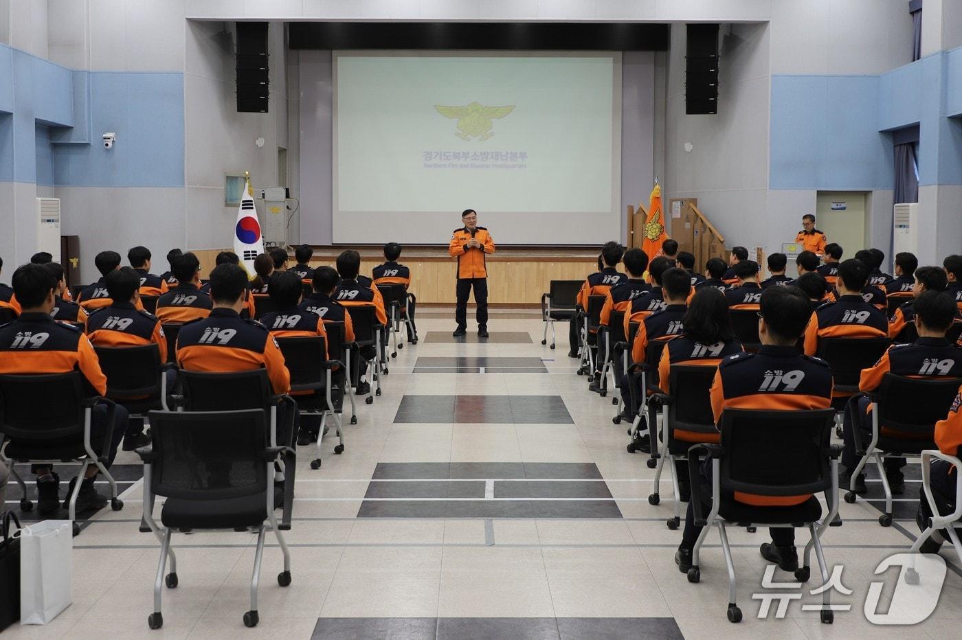 본문 이미지 -  경기도북부소방재난본부가 23일 2026년 상반기 소방공무원 직장교육을 실시하고 있다.(경기북부소방재난본부 제공. 재판매 및 DB 금지)/뉴스1