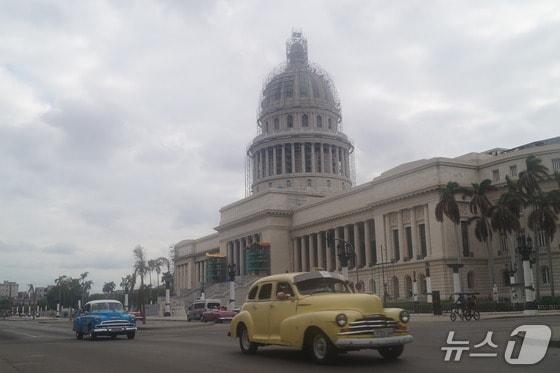 본문 이미지 - 2017년 10월 쿠바를 방문했을 당시 아바나의 카피톨리오 모습. 2017.10 ⓒ 뉴스1 최종일 기자