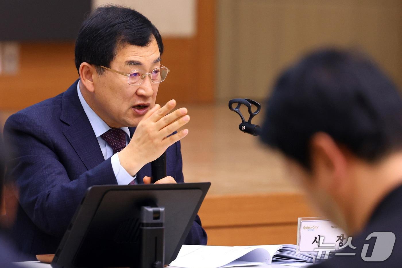 본문 이미지 - 주낙영 경북 경주시장이 23일 시청에서 열린 확대 간부회의에서 "민생 안정과 지역 미래 전략사업 등을 속도감 있게 추진할 것"이라고 말했다. (경주시 제공, 재판매 및 DB금지) 2026.2.23/뉴스1