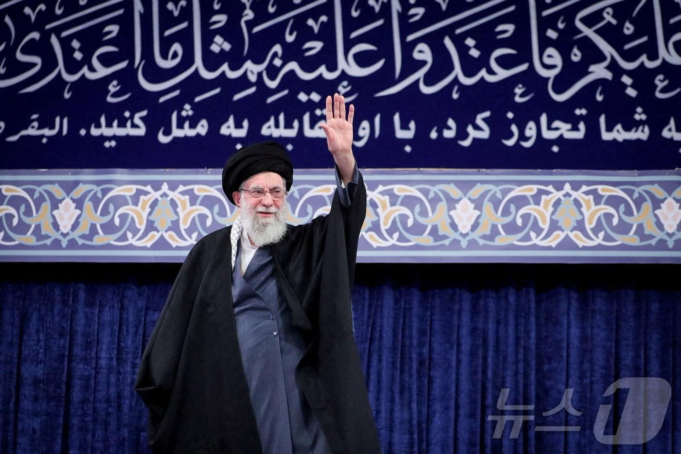 본문 이미지 - 아야톨라 알리 하메네이 이란 최고지도자. 2026.02.17 ⓒ 로이터=뉴스1