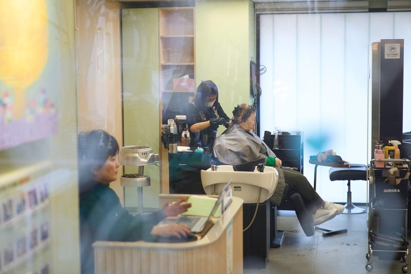 본문 이미지 - 미용실 내부(노원구 제공)