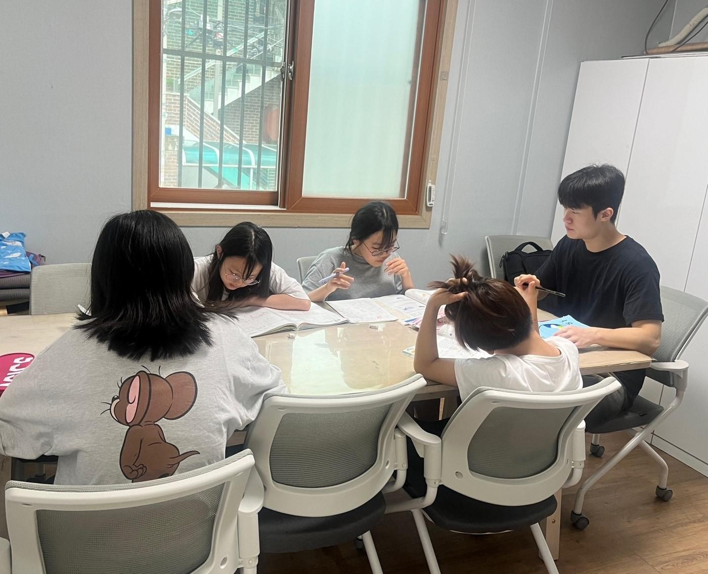 본문 이미지 - 장학생 교육 재능기부(화곡지역아동센터)