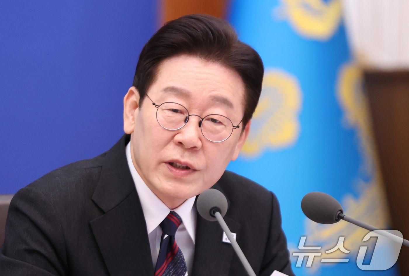 본문 이미지 - 이재명 대통령이 24일 청와대에서 열린 국무회의에서 발언을 하고 있다. 2026.2.24 ⓒ 뉴스1 허경 기자