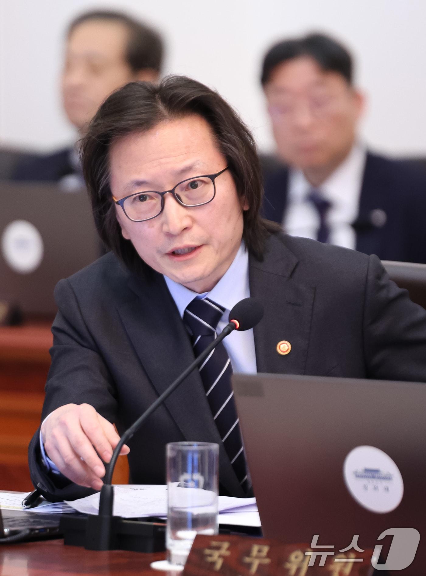 본문 이미지 - 주병기 공정거래위원장이 24일 청와대에서 열린 국무회의에서 발언을 하고 있다. 2026.2.24 ⓒ 뉴스1 허경 기자