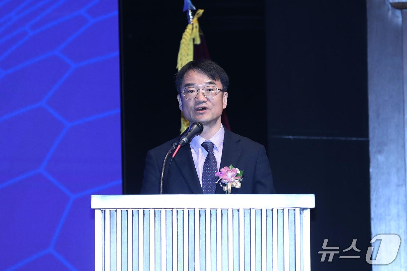 본문 이미지 -  정연우 지식재산처 차장이 제65회 변리사회 정기총회에서 인사말을 하고 있다.(지식재산처 제공.재판매 및 DB금지)/뉴스1  