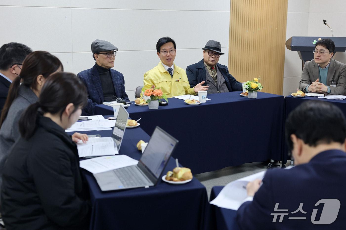 본문 이미지 - 박병규 광주 광산구청장이 24일 청사에서 장기 기증자 및 유가족 예우·지원 사업에 대해 설명하고 있다. (광산구 제공. 재판매 및 DB 금지)