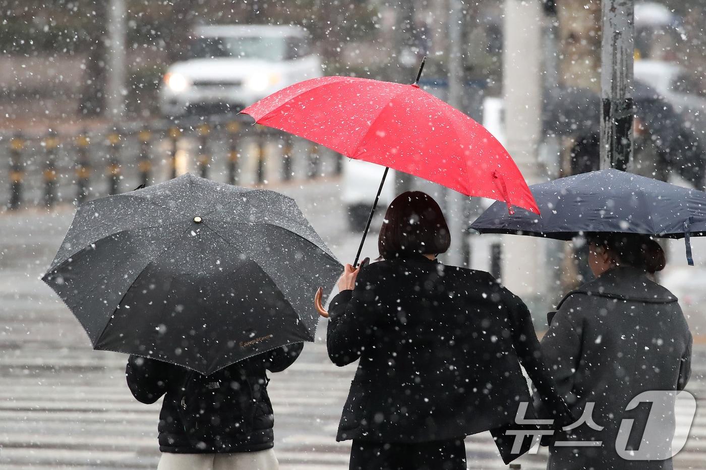 본문 이미지 - 눈 내리는 거리.(뉴스1 DB)