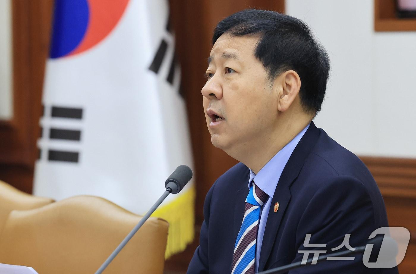 본문 이미지 - 구윤철 경제부총리 겸 재정경제부 장관 2026.2.25 ⓒ 뉴스1 임세영 기자