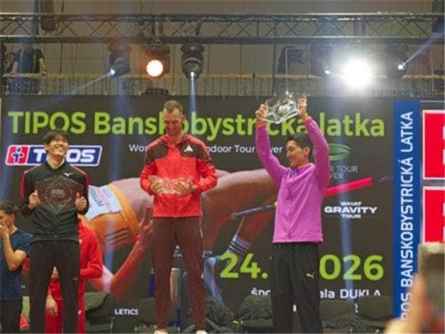 본문 이미지 - 우상혁이 25일(한국시간) 슬로바키아 반스카비스트리차에서 열린 2026 세계육상연맹 인도어 투어 실버 반스카비스트리차 실내높이뛰기 대회에서 3위에 올랐다.(대한육상연맹 제공)