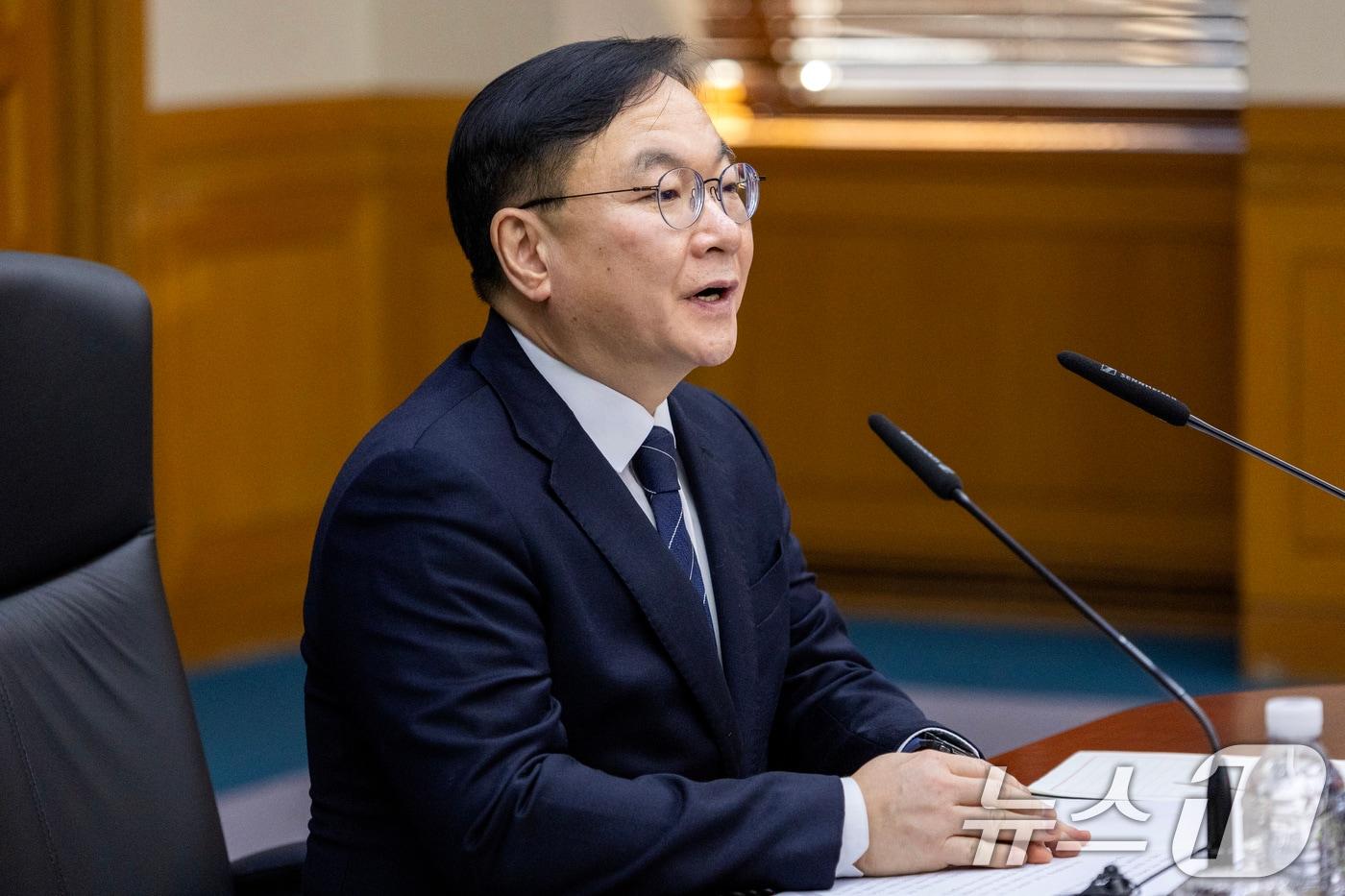 본문 이미지 - 박영재 법원행정처장이 지난 25일 오후 서울 서초구 대법원 청사에서 열린 전국법원장회의에서 모두발언을 하고 있다. (공동취재) 2026.2.25 ⓒ 뉴스1 김도우 기자