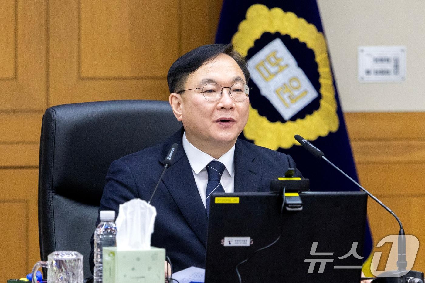 본문 이미지 - 박영재 법원행정처장이 25일 오후 서울 서초구 대법원 청사에서 열린 전국법원장회의에서 모두발언을 하고 있다. (공동취재) 2026.2.25 ⓒ 뉴스1 김도우 기자