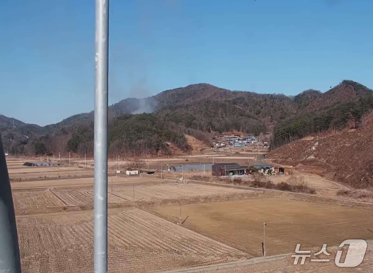 본문 이미지 - 청양 정산면 해남리 산불 현장. (산림청 제공, 재판매 및 DB금지) / 뉴스1