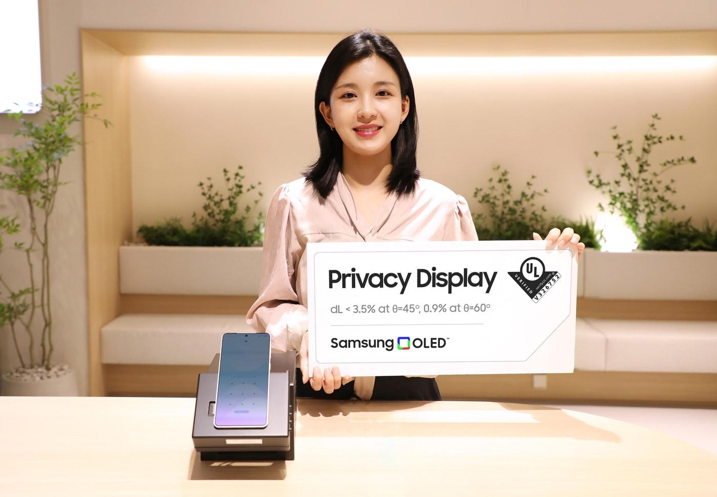 본문 이미지 - 삼성디스플레이의 차세대 사생활 보호 기술 '플렉스 매직 픽셀'(Flex Magic Pixel™, FMP)이 적용된 스마트폰용 OLED가 UL솔루션즈의 프라이버시 디스플레이(Privacy Display) 검증을 통과했다.(삼성디스플레이제공)