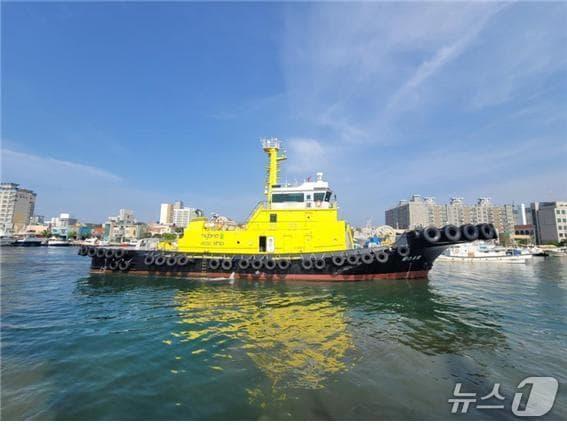 본문 이미지 - 하이브리드 기술을 적용해 2022년 친환경인증선박 보급지원사업 지원선박으로 선정된 예인선(해양수산부 제공)