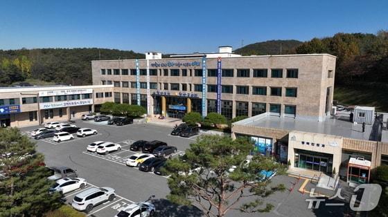 본문 이미지 -  청양군청 전경. / 뉴스1