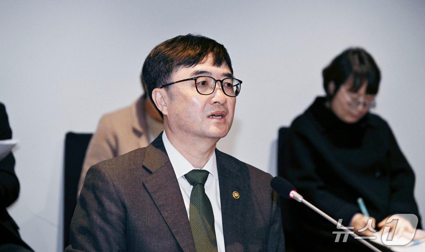 본문 이미지 - 26일 임기근 기획예산처 장관 직무대행 차관이 서울 영등포구 글래드 호텔에서 열린 '중앙·지방정부 재정전략협의회'에서 모두발언을 하고 있다. (기획예산처 제공)