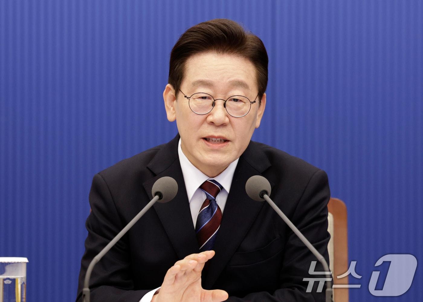 본문 이미지 - 이재명 대통령이 26일 청와대 여민관에서 열린 수석보좌관회의에서 발언하고 있다. (청와대통신사진기자단) 2026.2.26 ⓒ 뉴스1 허경 기자