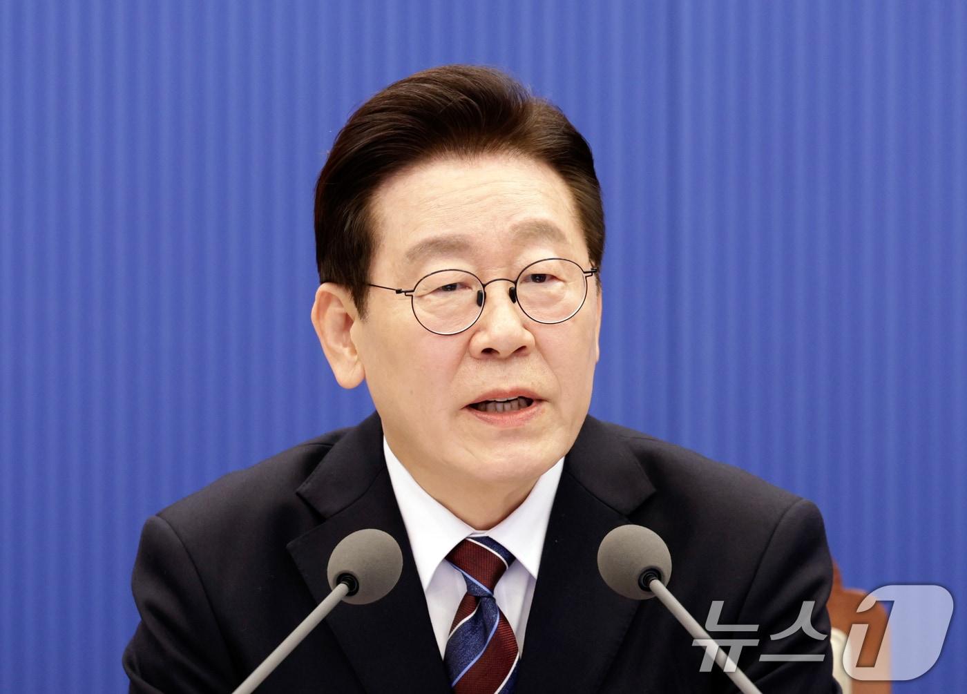 본문 이미지 - 이재명 대통령이 26일 청와대 여민관에서 열린 수석보좌관회의에서 발언하고 있다. (청와대통신사진기자단) 2026.2.26 ⓒ 뉴스1 허경 기자