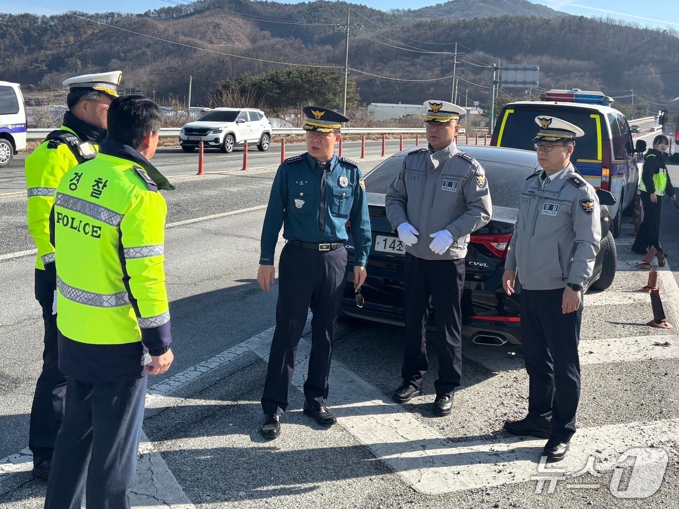 본문 이미지 -  충주경찰서 교통 사망사고 현장대책회의.(충주경찰서 제공. 재판매 및 DB금지)/뉴스1