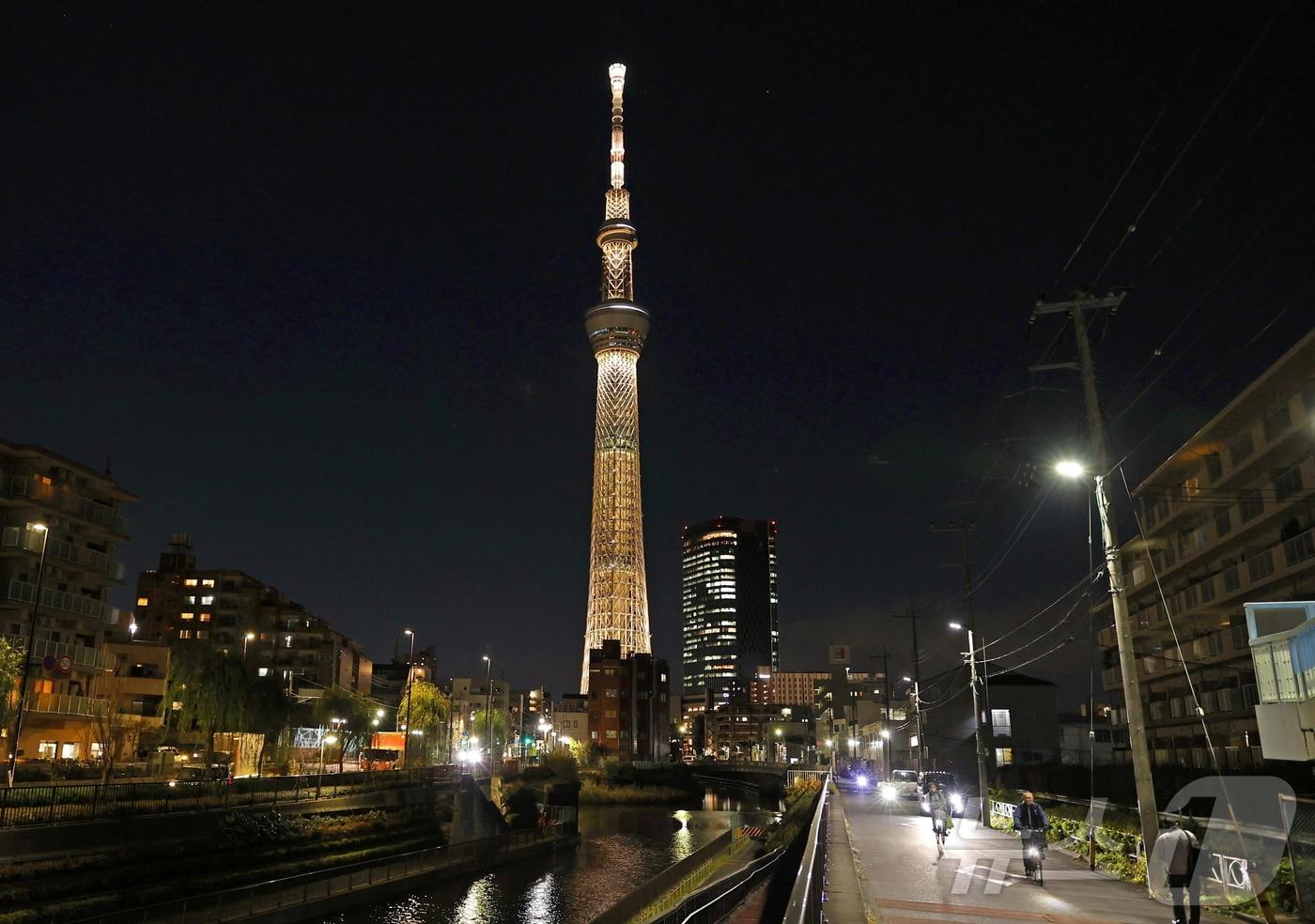 본문 이미지 - 일본 도쿄 스미다구에 위치한 '도쿄 스카이트리' 전경. 사진은 교도통신 제공. 2020.12.15 ⓒ 로이터=뉴스1