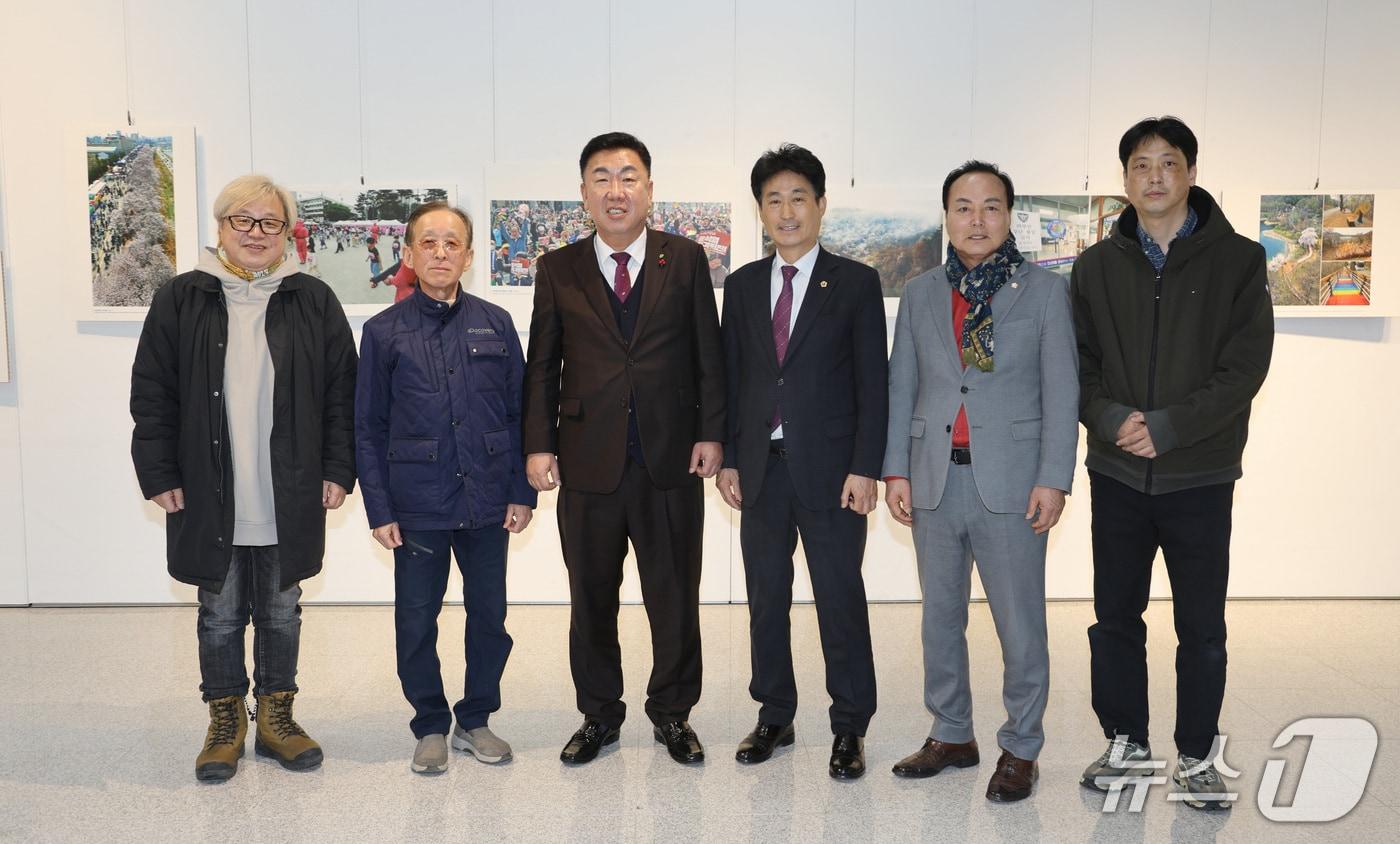 본문 이미지 - 충북사진기자회 23회 보도사진전 개막.(충북사진기자회 제공. 재판매 및 DB금지)/뉴스1