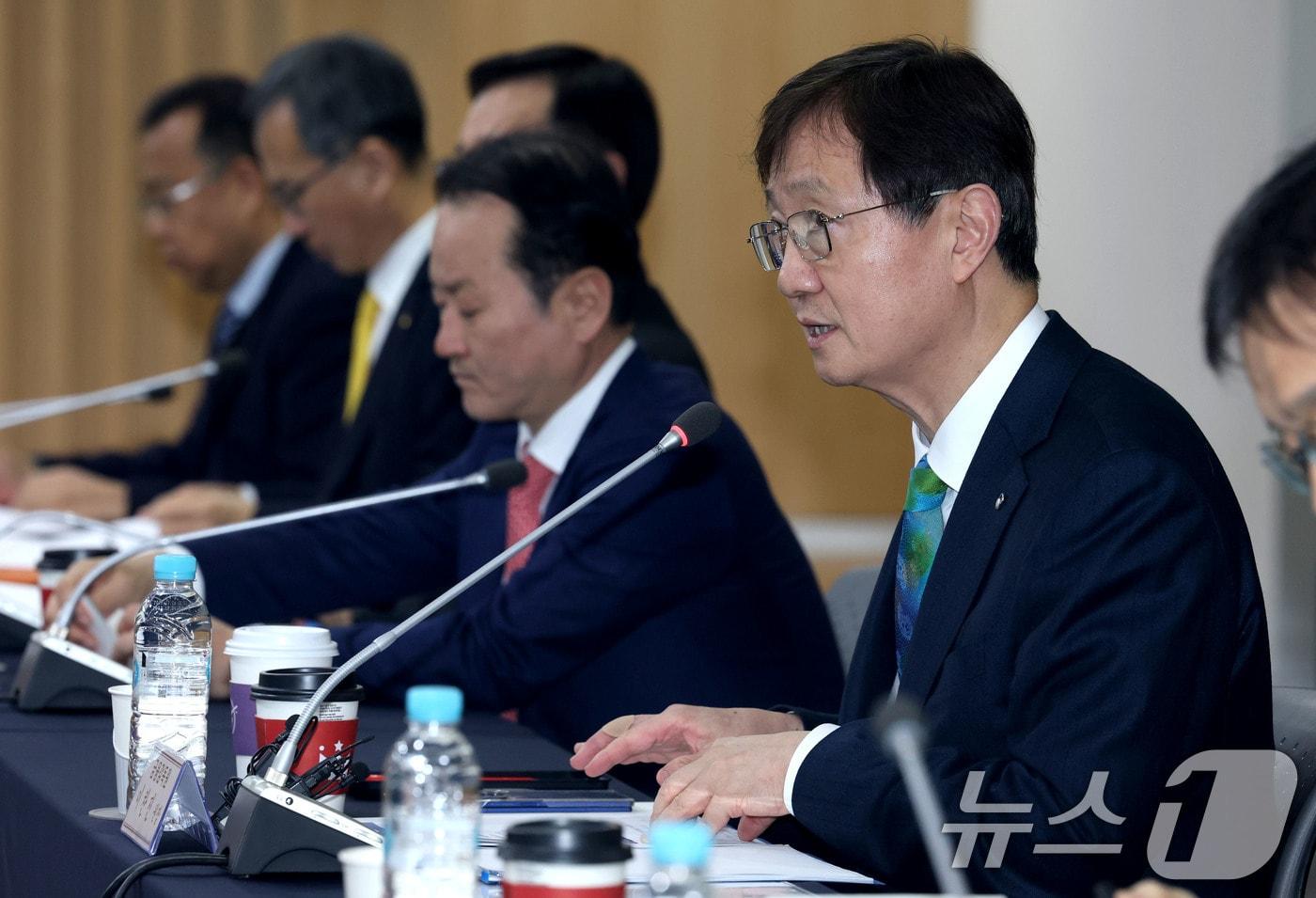 본문 이미지 - 이찬진 금융감독원장이 26일 오후 서울 종로구 생명보험교육문화센터에서 열린 보험회사 CEO 간담회에서 발언하고 있다. 2026.2.26 ⓒ 뉴스1 이광호 기자