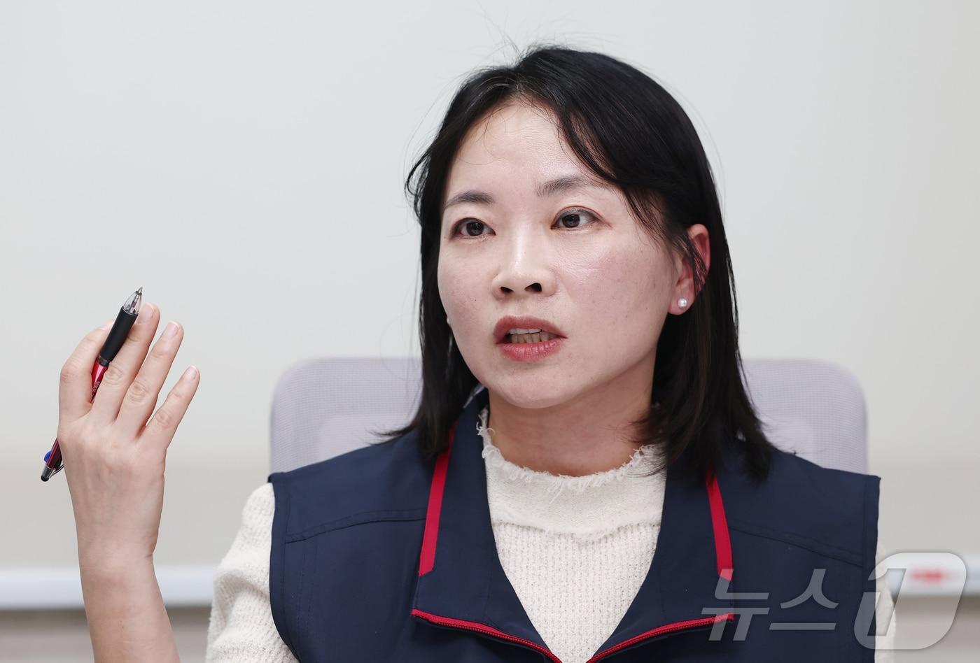 본문 이미지 - 송수연 교사노동조합연맹 신임 위원장이 26일 서울 영등포구 한국노총연맹에서 뉴스1과 인터뷰를 하고 있다. ⓒ 뉴스1 김민지 기자