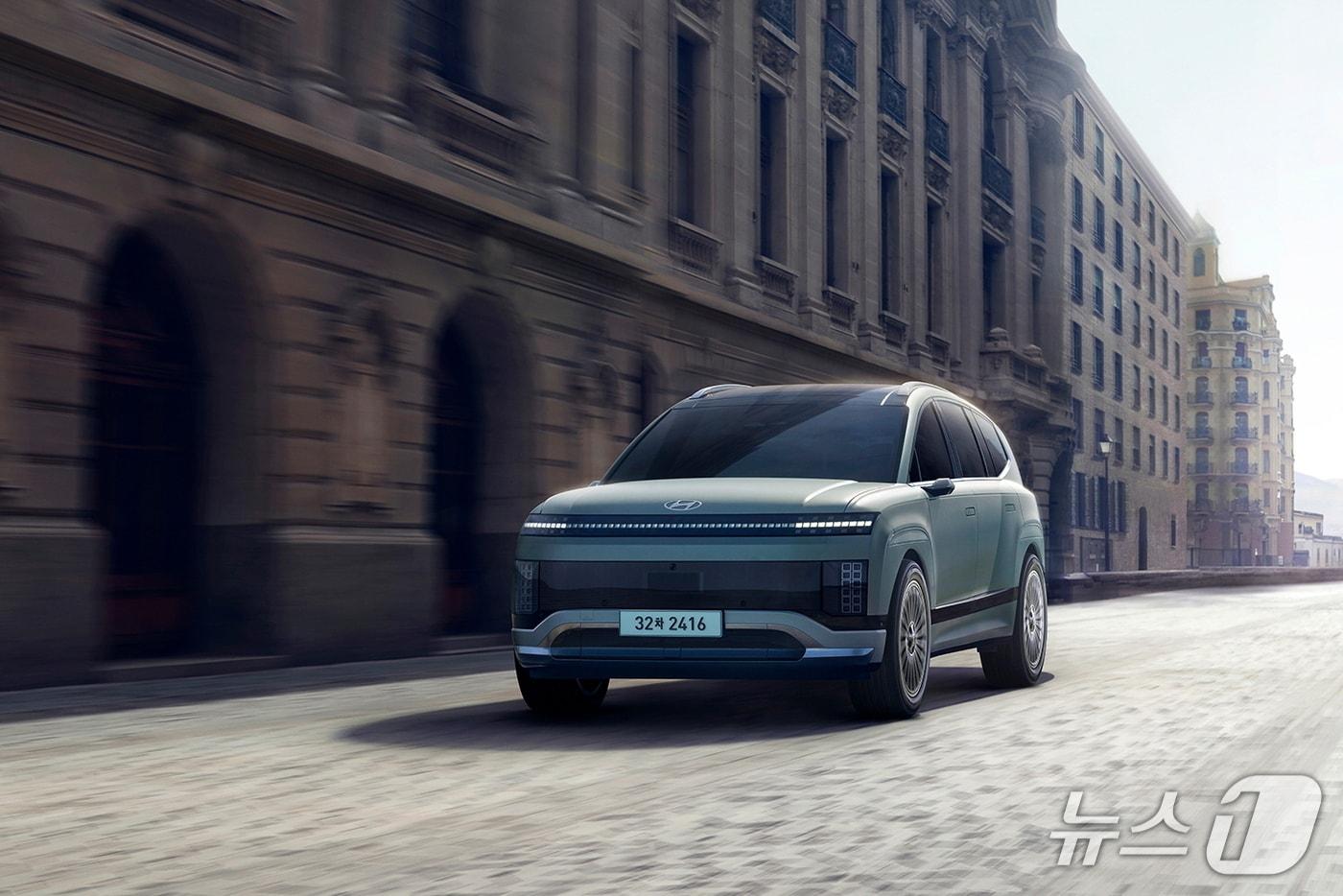 본문 이미지 - 한국자동차기자협회 올해의 차· 올해의 SUV· 올해의 EV를 수상한 현대자동차 아이오닉 9. 