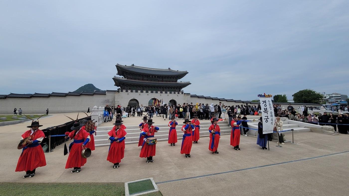 본문 이미지 - 지난해 5월 수문장 순라의식 행사(국가유산청 제공)
