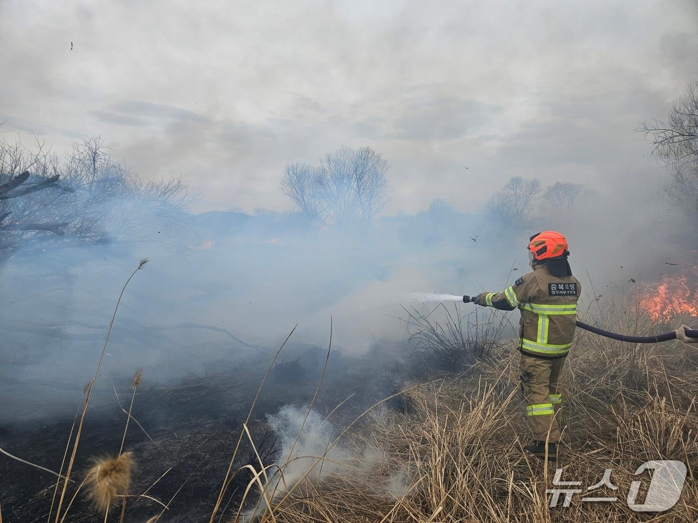본문 이미지 - 화재현장 모습.(청주서부소방서 제공 재판매 및 DB금지)