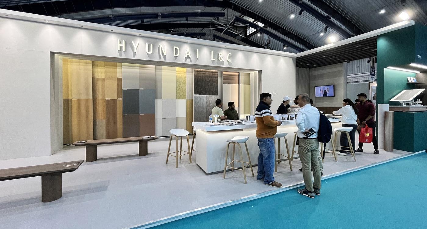 본문 이미지 - 현대L&C는 다음달 2일까지 인도 벵갈루루에서 열리는 '인디아우드(Indiawood) 2026'에 참가한다고 27일 밝혔다.(현대L&C 제공)