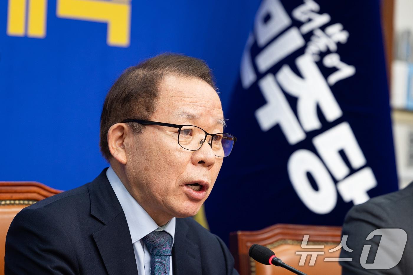 본문 이미지 - 김이수 더불어민주당 중앙당 공천관리위원장. 2026.2.27 ⓒ 뉴스1 유승관 기자