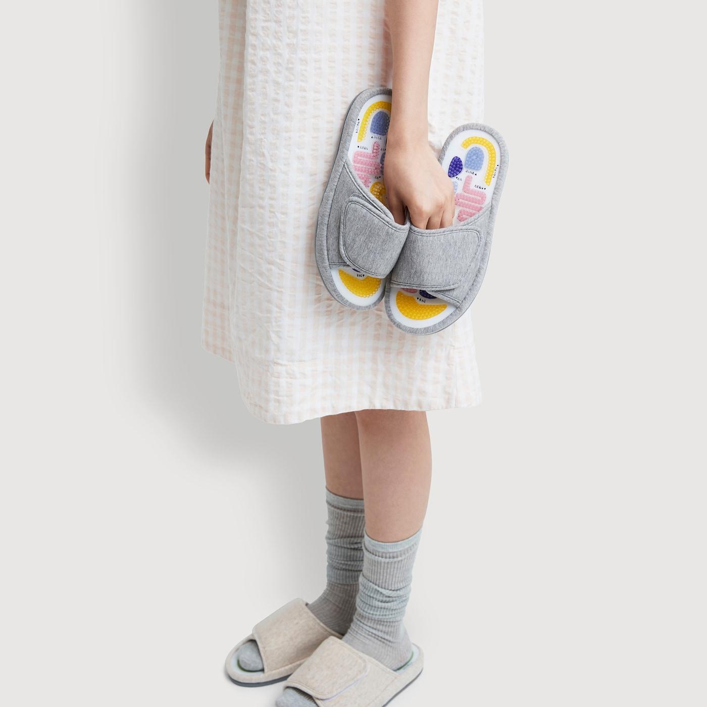 본문 이미지 - 자주 지압 거실화 제품 사진.(자주 제공)