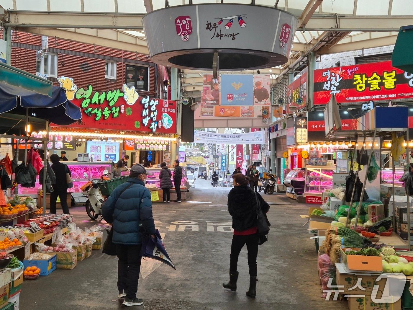 본문 이미지 - 27일 오전 10시께 울산 남구 수암상가시장이 한산하다.2026.2.27/뉴스1ⓒ 뉴스1 박정현 기자