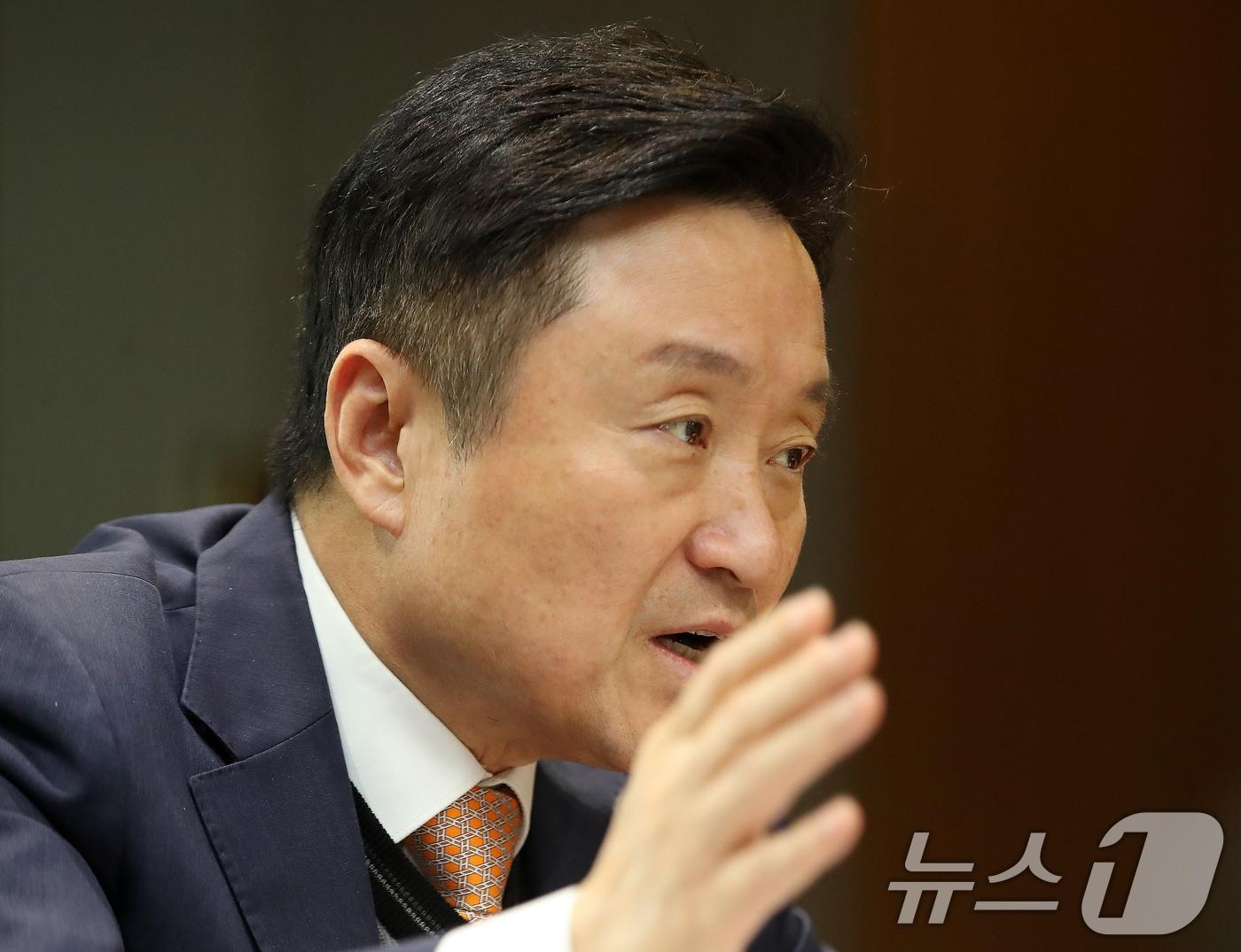 본문 이미지 - 최인호 주택도시보증공사(HUG) 사장이 27일 부산 남구 주택도시보증공사에서 뉴스1과 인터뷰하고 있다. 2026.2.27 ⓒ 뉴스1 윤일지 기자